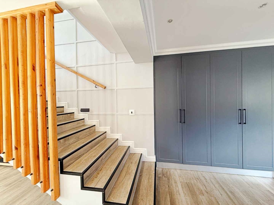 4 Bedroom Property for Sale in Calypso Beach Western Cape